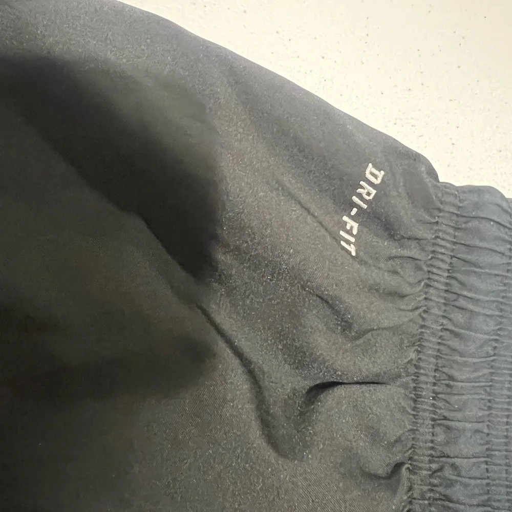 Nike teens  Athletic Black Shorts 18/20 years